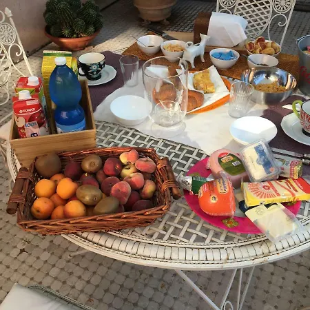 ベッド・アンド・ブレックファスト Aausgud ラヴェンナ